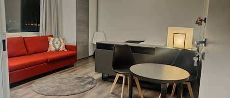 Family Studio, Multiple Beds, Non Smoking, Kitchenette | Free WiFi, bed sheets