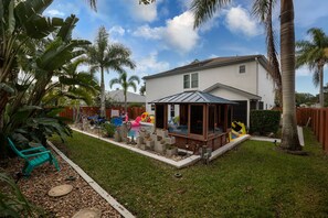 House, 3 Bedrooms | Property grounds - Gorgeous Urban Oasis W/hot Tub, Heated Pool And Private Movie Theater 3 Bedroom Home by RedAwning (Melbourne)
