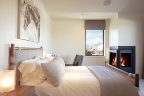 3 chambres, bureau, fer et planche à repasser, lit parapluie