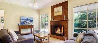 Swallows Rest, Bright