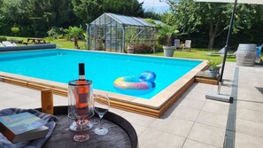 A heated pool - Lovely comfortable apartment in the green in Venlo (Limburg) at la bienvenue (Venlo)