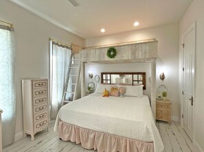 5 bedrooms, iron/ironing board, free WiFi, bed sheets