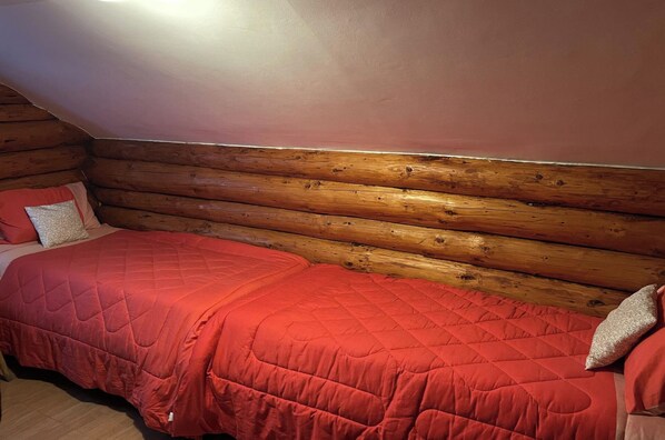 3 chambres, fer et planche à repasser, Wi-Fi gratuit, draps fournis