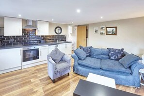 Interior - Host & Stay | Abbey Heights (Whitby)