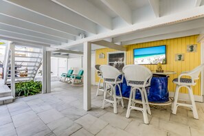 Interior - Seaside Manor! Pool, Spa and Beach Walk! (Bradenton Beach)