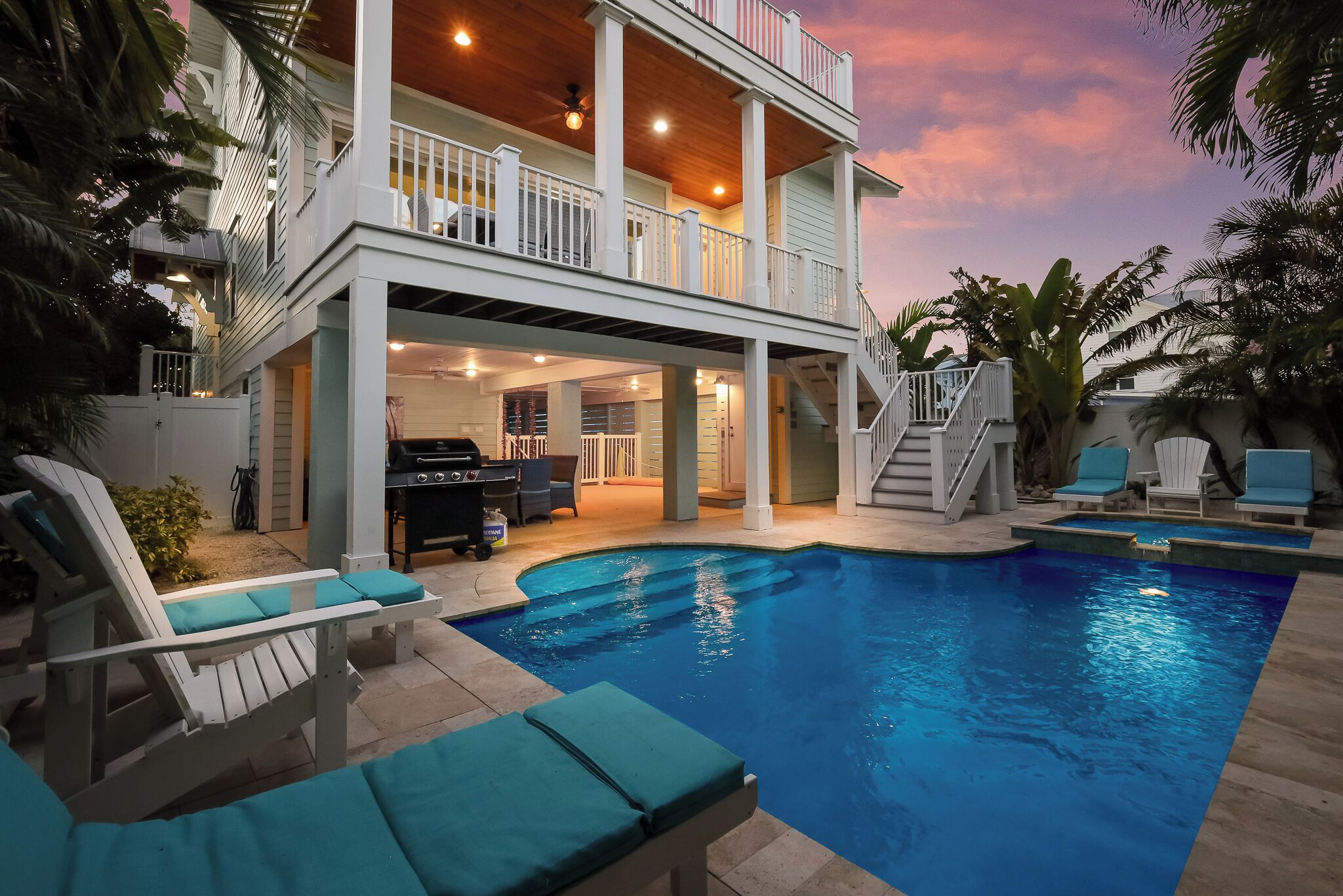 حمّام سباحة مُدفَّأ