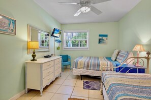 2 bedrooms, free WiFi, bed sheets - Beachside Retreat with Pool, Patio and Walk to Pine Ave (Anna Maria)