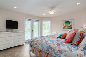 6 bedrooms, iron/ironing board, free WiFi, bed sheets