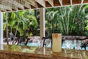 A heated pool - Poseidons Palace! Family Fun and Gulf Views! (Holmes Beach)