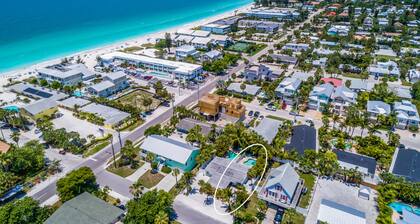 Home with Private Backyard and Heated Pool - Gulf Breeze Villa B