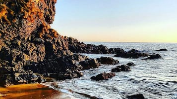 Cottage, 1 Queen Bed | Beach