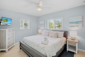 3 bedrooms, desk, iron/ironing board, free WiFi