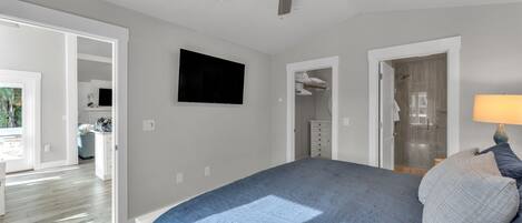 4 bedrooms, iron/ironing board, free WiFi, bed sheets