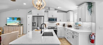 Home with Pool and Outdoor Amenities near the Bay and Beach - North End Chic