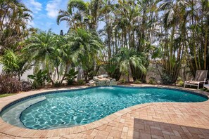 Een verwarmd zwembad