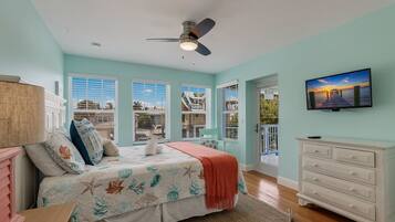 3 bedrooms, desk, iron/ironing board, free WiFi