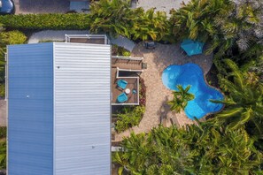 温水プール