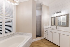 Hair dryer, towels - Canal Front Home with Pool, Spa and Rooftop Deck! (Anna Maria)