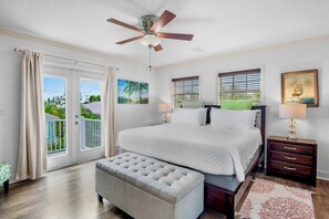 3 bedrooms, iron/ironing board, free WiFi, bed sheets - Holmes Beach Vacation Home with Pool, Ping Pong, and Tiki Bar! 6 minutes to Beac (Holmes Beach)