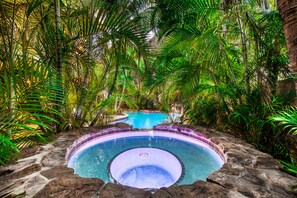 Beheizter Pool