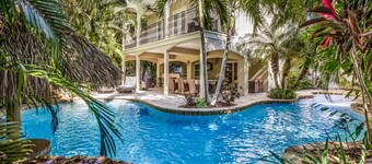It's a Jungle Out There - Tropical Pool, Sunset Views, Game Room!
