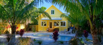 Covey Cottage! Walk to Beach, Boutique Shops and City Pier