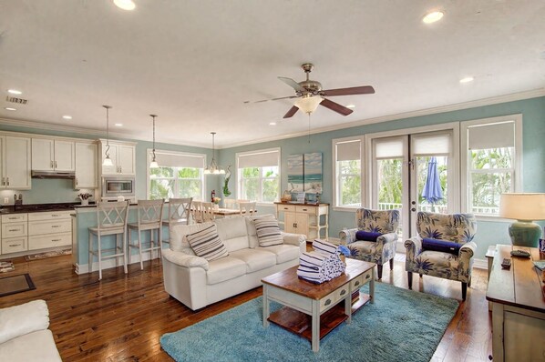 スマートテレビ、テーブルサッカー台、卓球台、書斎 / ワークスペース