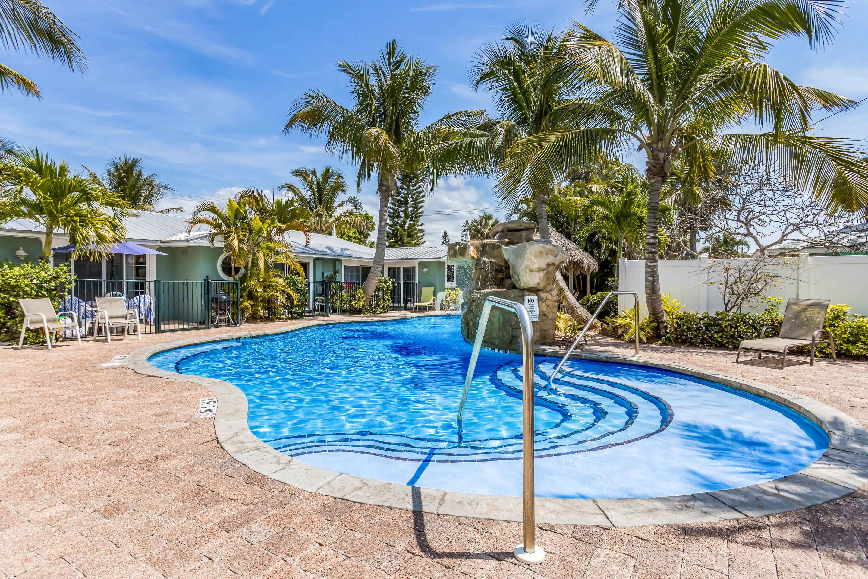 Heated Pool! 200 Steps to Gulf Beach!