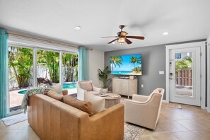 TV, offices - Anna Maria Island Home with Private Pool! - Peach Bellini (Holmes Beach)