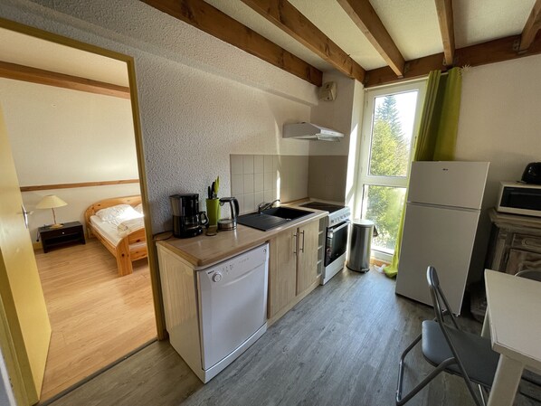 Fridge, microwave, oven, dishwasher