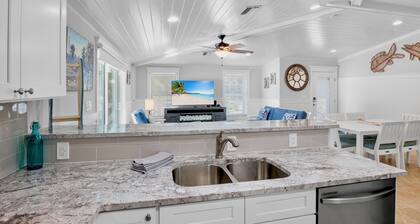 No Bad Days - 1.5 Blocks to Gulf Beaches, Private Heated Pool!