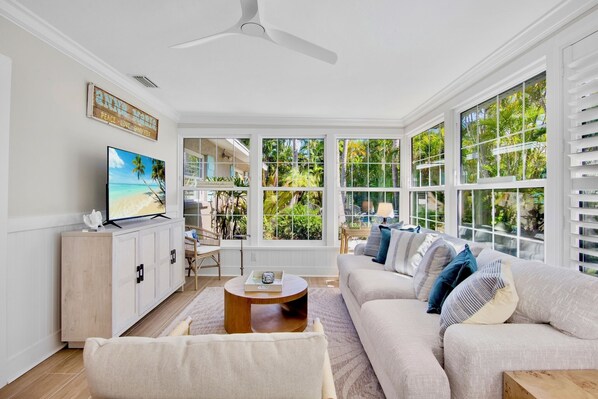 Televisión, oficina