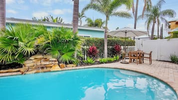恒温泳池