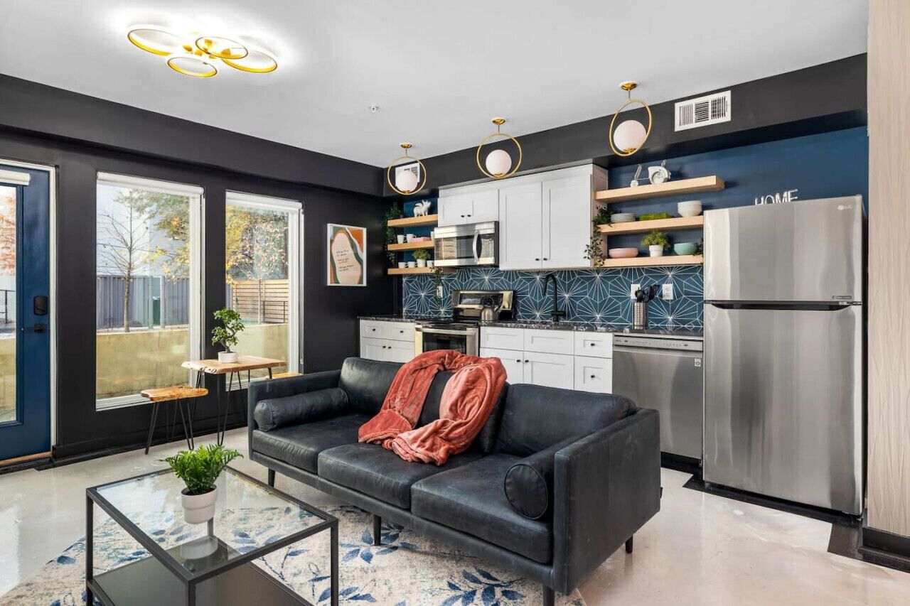 Stylish Midtown Piedmont Park Studio King Bed
