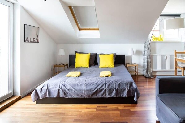 1 bedroom, iron/ironing board, WiFi, bed sheets - Urban Rooftop Apartment - Berlin MITTE - A/C (Berlin)