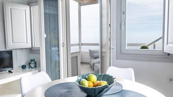 Two Bedroom Villa with Outdoor Hot Tub | Living area | 40-inch Smart TV with satellite channels, TV, Netflix