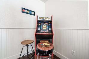 Games room - Pecan Pie - Boat Lift, Hot Tub, & Game Room (Kingsland)