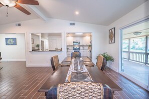 Dining - Pecan Pie - Boat Lift, Hot Tub, & Game Room (Kingsland)