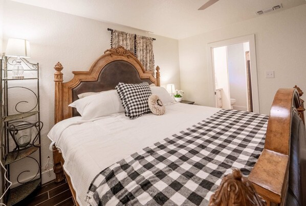 3 bedrooms, iron/ironing board, WiFi, bed sheets