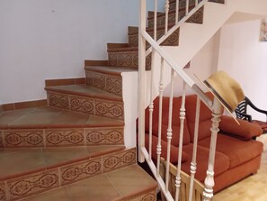 House | Interior - Impeccable 1-bed House in Sayalonga (Sayalonga)