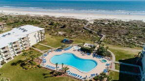 室内游泳池，室外游泳池