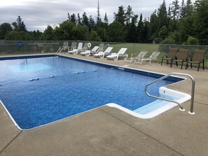 Alberca al aire libre por temporada