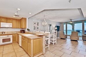 Microonde, lavastoviglie, macchina per tè/caffè, tostapane