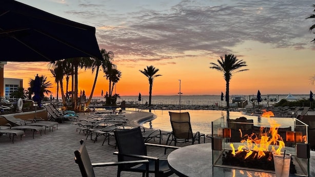 Outdoor dining - P2-1506 2B Gulf View @ Portofino (Pensacola Beach)