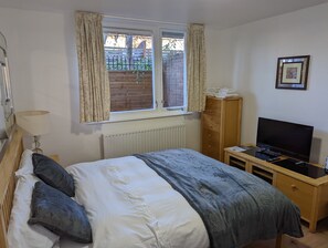 Apartment | 2 bedrooms, free WiFi, bed sheets