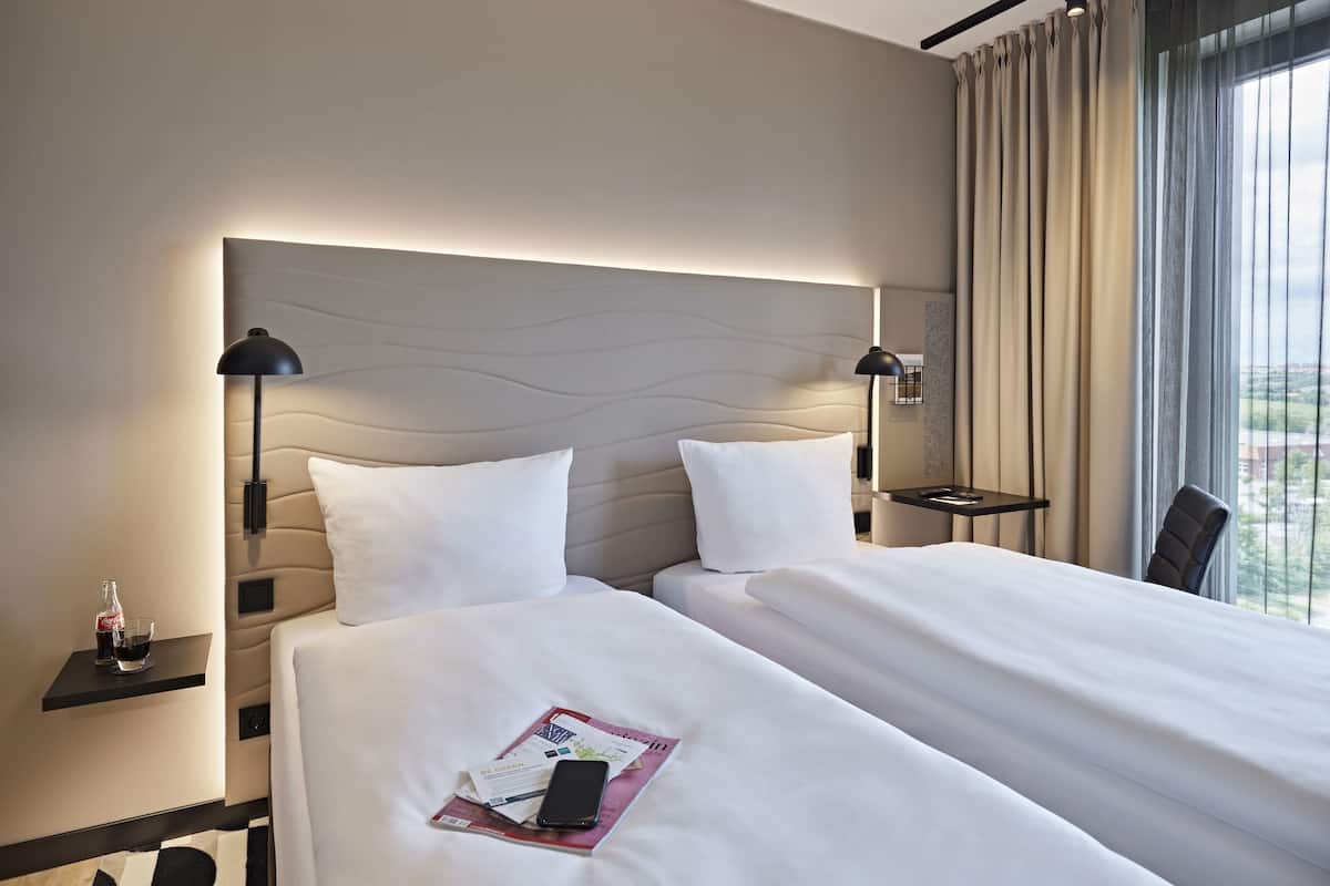 Standard Twin Room | Hypo-allergenic bedding, individually decorated, laptop workspace