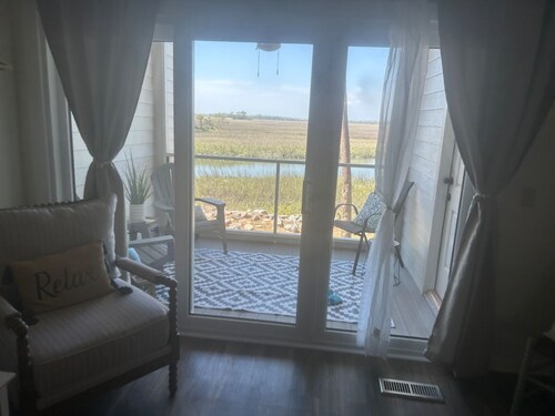 186 Beach Club Villa - Pet Friendly, Beautiful marsh views