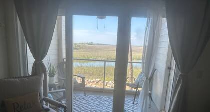 186 Beach Club Villa - Pet Friendly, Beautiful marsh views