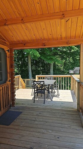 119) Uguisu Log Cabin. Close to Hocking Hills State Park and more!