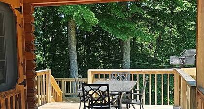 119) Uguisu Log Cabin. Close to Hocking Hills State Park and more!